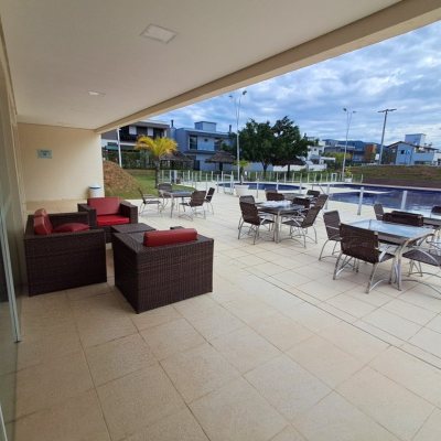 Casa em Condomínio com 272m², 3 quartos, 1 suíte, 2 garagens, no bairro RIO VERMELHO em Florianópolis