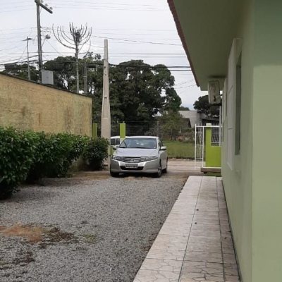 Casa Residencial com 144m², 3 quartos, 1 suíte, 3 garagens, no bairro Canasvieiras em Florianópolis