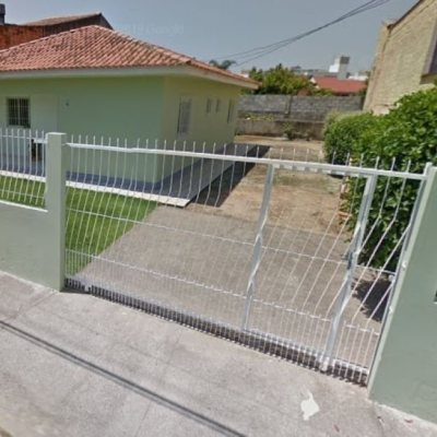 Casa Residencial com 144m², 3 quartos, 1 suíte, 3 garagens, no bairro Canasvieiras em Florianópolis
