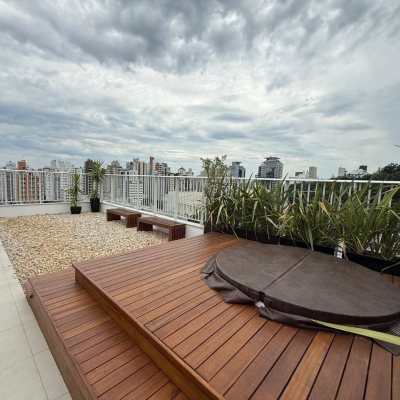 Apartamentos com 51m², 1 quarto, 1 garagem, no bairro Centro em Florianópolis