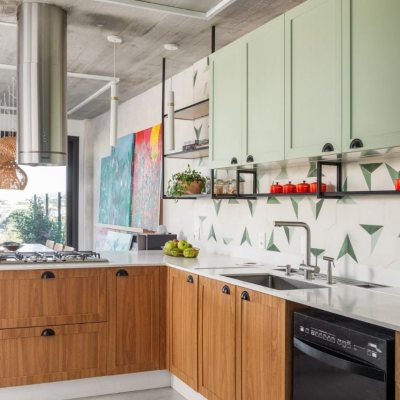 Casa em Condomínio com 234m², 3 quartos, 1 suíte, 2 garagens, no bairro Lagoa Da Conceição em Florianópolis