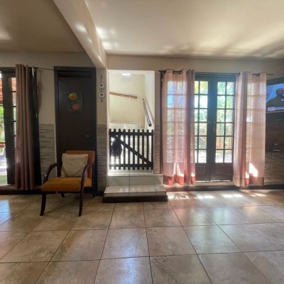 Casa Residencial com 450m², 6 quartos, 3 suítes, 4 garagens, no bairro Ingleses em Florianópolis