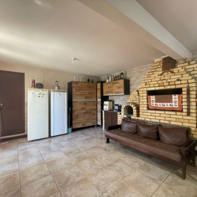 Casa Residencial com 450m², 6 quartos, 3 suítes, 4 garagens, no bairro Ingleses em Florianópolis