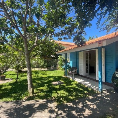 Casa Residencial com 450m², 6 quartos, 3 suítes, 4 garagens, no bairro Ingleses em Florianópolis