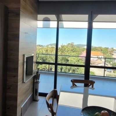 Cobertura com 151m², 2 quartos, 2 suítes, 2 garagens, no bairro Campeche em Florianópolis