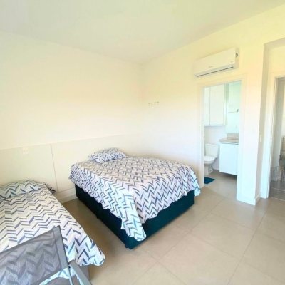 Cobertura com 151m², 2 quartos, 2 suítes, 2 garagens, no bairro Campeche em Florianópolis