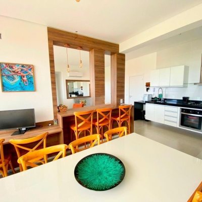 Cobertura com 151m², 2 quartos, 2 suítes, 2 garagens, no bairro Campeche em Florianópolis