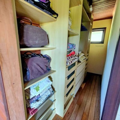 Casa Residencial com 118m², 3 quartos, 1 suíte, 3 garagens, no bairro Barra da Lagoa em Florianópolis