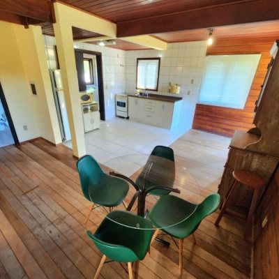 Casa Residencial com 118m², 3 quartos, 1 suíte, 3 garagens, no bairro Barra da Lagoa em Florianópolis