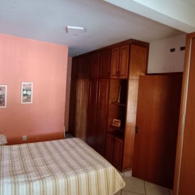 Casa Residencial com 193m², 3 quartos, 1 suíte, 2 garagens, no bairro Campeche em Florianópolis