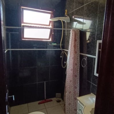 Casa Residencial com 193m², 3 quartos, 1 suíte, 2 garagens, no bairro Campeche em Florianópolis