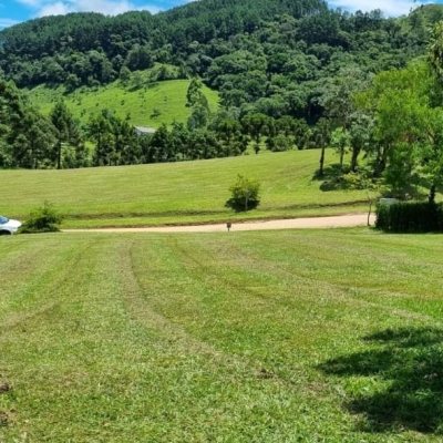 Terrenos Residenciais com 1000m², no bairro Invernadinha em Rancho Queimado