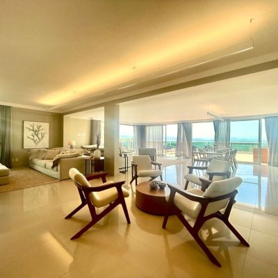 Cobertura com 316m², 4 quartos, 4 suítes, 3 garagens, no bairro Cachoeira Do Bom Jesus em Florianópolis
