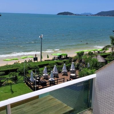 Cobertura com 316m², 4 quartos, 4 suítes, 3 garagens, no bairro Cachoeira Do Bom Jesus em Florianópolis