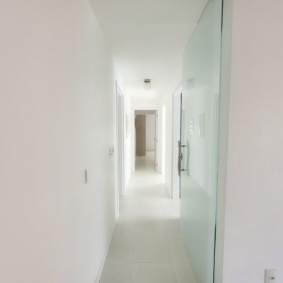 Apartamentos com 98m², 3 quartos, 1 suíte, 2 garagens, no bairro Pedra Branca em Palhoça