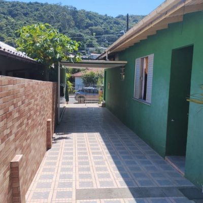 Casa Residencial com 246m², 3 quartos, 4 garagens, no bairro Saco Dos Limões em Florianópolis