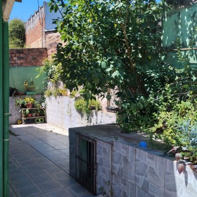 Casa Residencial com 246m², 3 quartos, 4 garagens, no bairro Saco Dos Limões em Florianópolis