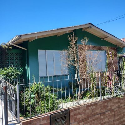 Casa Residencial com 246m², 3 quartos, 4 garagens, no bairro Saco Dos Limões em Florianópolis