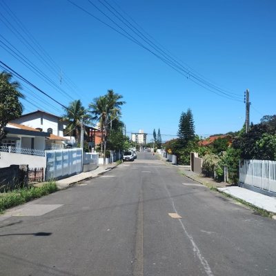 Casa Residencial com 246m², 3 quartos, 4 garagens, no bairro Saco Dos Limões em Florianópolis