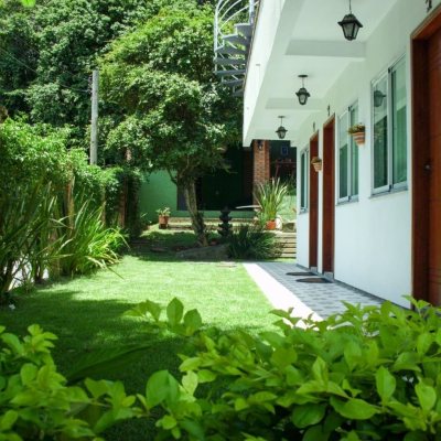 Pousada com 301m², 7 quartos, 7 suítes, 50 garagens, no bairro Barra Da Lagoa em Florianópolis