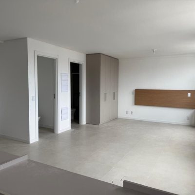 Apartamentos com 48m², 1 quarto, 1 suíte, 1 garagem, no bairro Centro em Florianópolis
