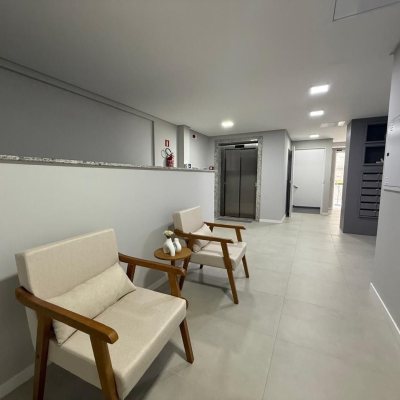 Apartamentos com 48m², 1 quarto, 1 suíte, 1 garagem, no bairro Centro em Florianópolis