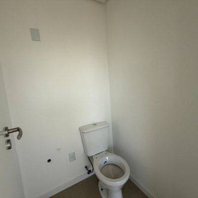 Apartamentos com 48m², 1 quarto, 1 suíte, 1 garagem, no bairro Centro em Florianópolis