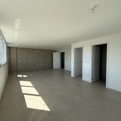 Apartamentos com 48m², 1 quarto, 1 suíte, 1 garagem, no bairro Centro em Florianópolis