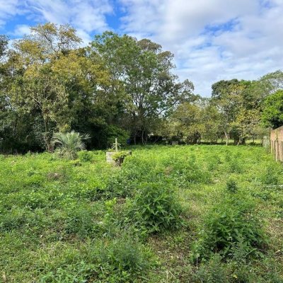 Terrenos Residenciais com 1493m², no bairro Ibiraquera em Imbituba