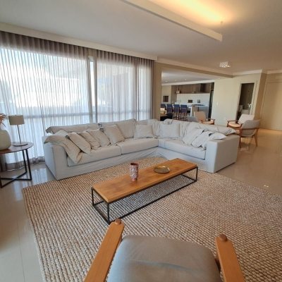 Cobertura com 246m², 4 quartos, 3 suítes, 3 garagens, no bairro Cachoeira do Bom Jesus em Florianópolis