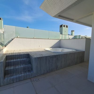 Cobertura com 246m², 4 quartos, 3 suítes, 3 garagens, no bairro Cachoeira do Bom Jesus em Florianópolis