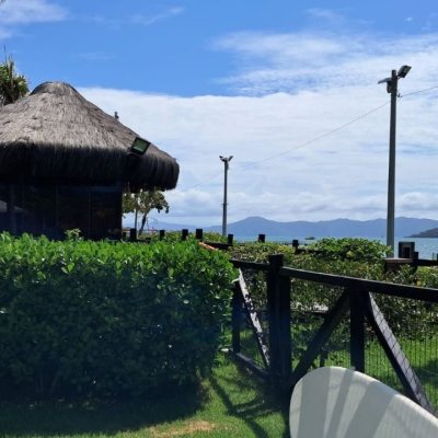 Cobertura com 246m², 4 quartos, 3 suítes, 3 garagens, no bairro Cachoeira do Bom Jesus em Florianópolis