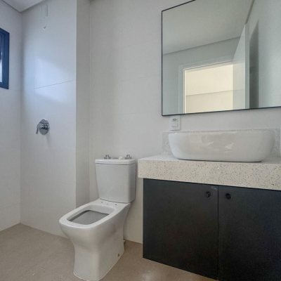 Loft com 51m², 1 quarto, 1 suíte, 1 garagem, no bairro Lagoa da Conceição em Florianópolis