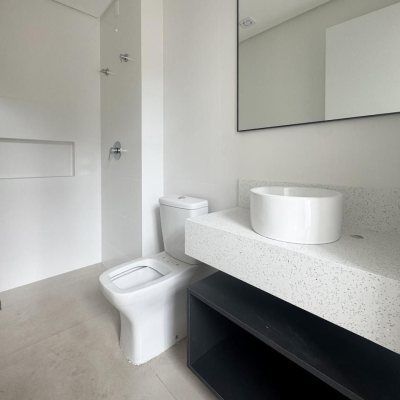 Loft com 51m², 1 quarto, 1 suíte, 1 garagem, no bairro Lagoa da Conceição em Florianópolis