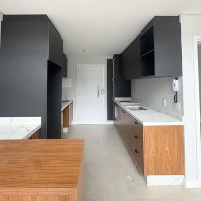 Loft com 51m², 1 quarto, 1 suíte, 1 garagem, no bairro Lagoa da Conceição em Florianópolis