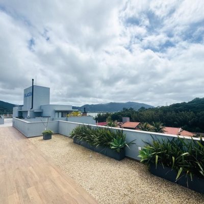Loft com 51m², 1 quarto, 1 suíte, 1 garagem, no bairro Lagoa da Conceição em Florianópolis