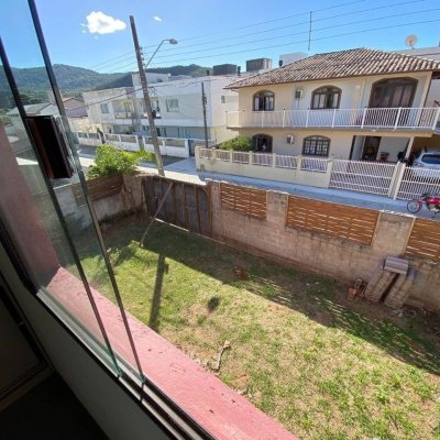 Casa Residencial com 170m², 2 quartos, 1 suíte, no bairro Rio Tavares em Florianópolis