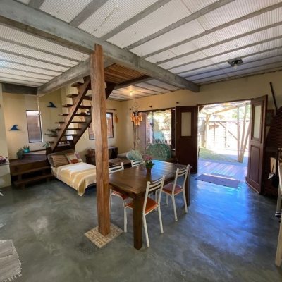 Casa Residencial com 170m², 2 quartos, 1 suíte, no bairro Rio Tavares em Florianópolis