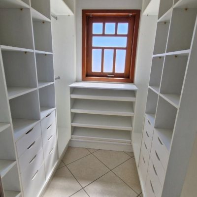Casa Residencial com 240m², 3 quartos, 1 suíte, 3 garagens, no bairro Ingleses do Rio Vermelho em Florianópolis