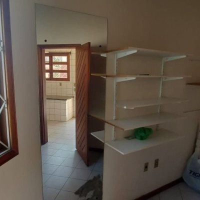 Casa Residencial com 390m², 4 quartos, 3 suítes, 2 garagens, no bairro Fazenda Santo Antônio em São José