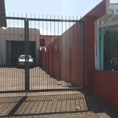 Casa Residencial com 390m², 4 quartos, 3 suítes, 2 garagens, no bairro Fazenda Santo Antônio em São José