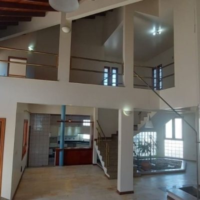 Casa Residencial com 390m², 4 quartos, 3 suítes, 2 garagens, no bairro Fazenda Santo Antônio em São José