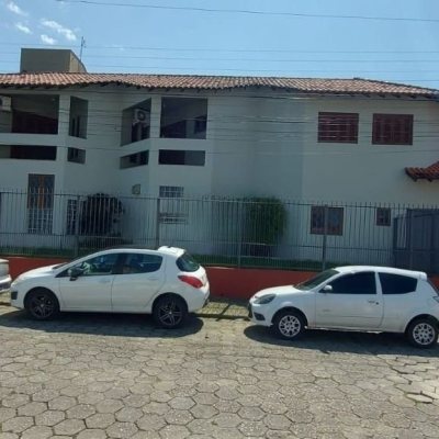 Casa Residencial com 390m², 4 quartos, 3 suítes, 2 garagens, no bairro Fazenda Santo Antônio em São José