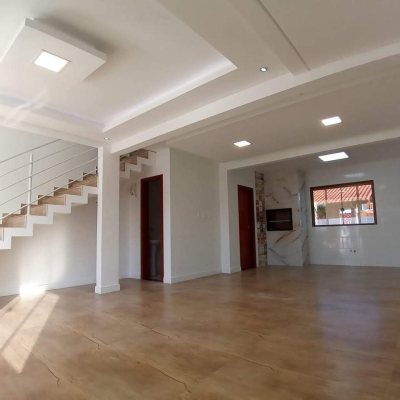 Sobrado Residencial com 112m², 3 quartos, 1 suíte, no bairro Praia do Sonho (Ens Brito) em Palhoça