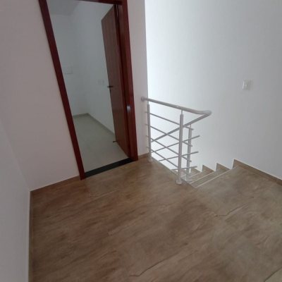 Sobrado Residencial com 112m², 3 quartos, 1 suíte, no bairro Praia do Sonho (Ens Brito) em Palhoça