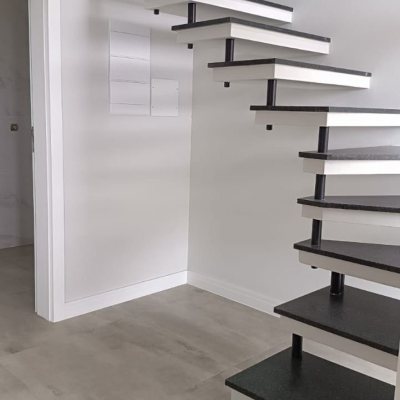 Casa Residencial com 199m², 4 quartos, 3 suítes, 2 garagens, no bairro Rio Tavares em Florianópolis