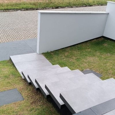 Casa Residencial com 199m², 4 quartos, 3 suítes, 2 garagens, no bairro Rio Tavares em Florianópolis