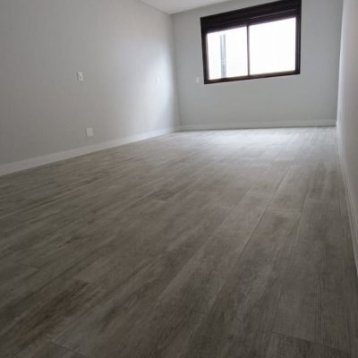 Casa Residencial com 199m², 4 quartos, 3 suítes, 2 garagens, no bairro Rio Tavares em Florianópolis