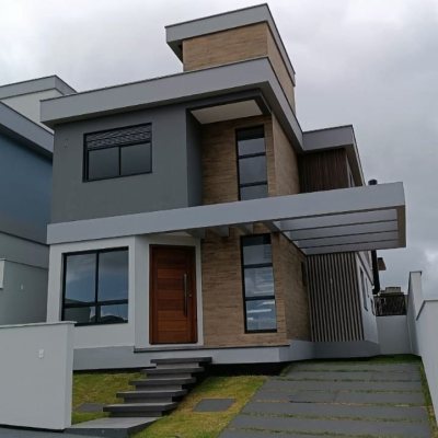 Casa Residencial com 199m², 4 quartos, 3 suítes, 2 garagens, no bairro Rio Tavares em Florianópolis
