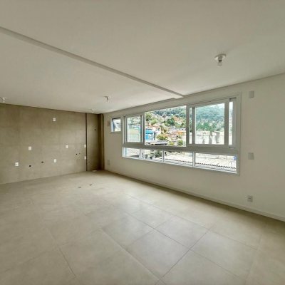 Studio Residencial com 40m², 1 quarto, 1 garagem, no bairro Centro em Florianópolis